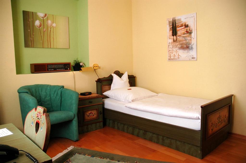 Hotel Sarbacher Gernsbach Zimmer foto